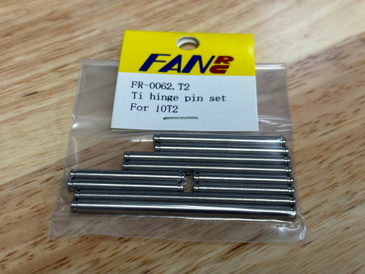 Fan RC Titanium Hinge Pin Set, fits 10T2, FR-0062.T2